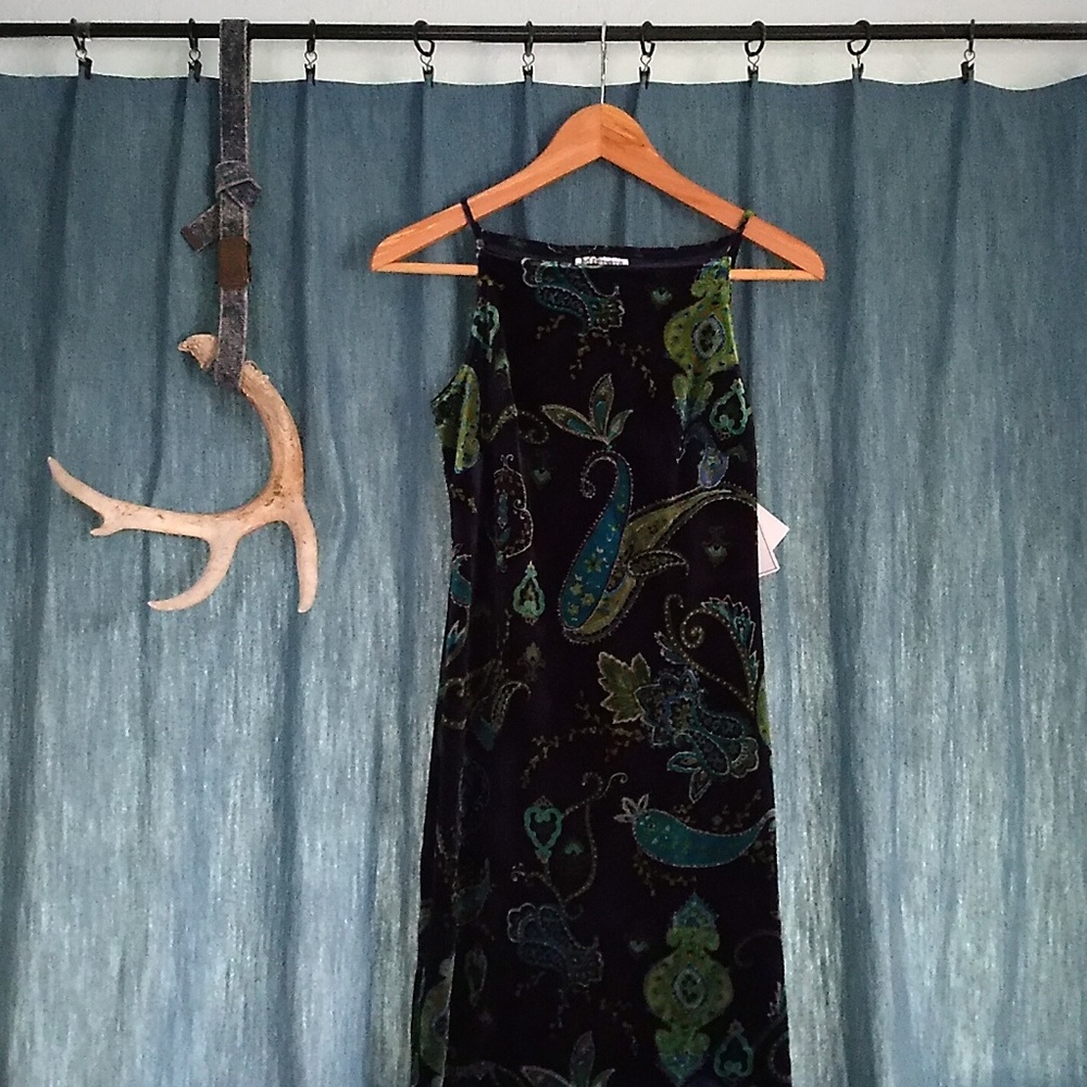 💚 Blue & Green Paisley Velvet Dress (NWT)